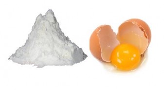 Cách trị mụn cám từ lòng trắng trứng và bột ngô
